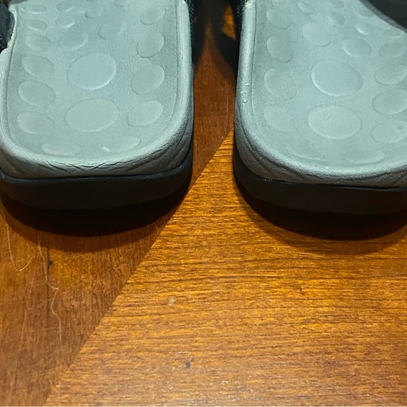 Orthaheel Wave Men’s Flip Flop Sandals Black Gray Size 7 (Q) - Picture 4 of 6